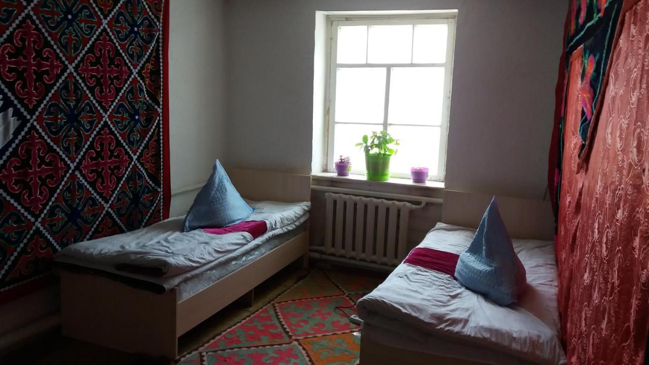 Happy Hostel In Kochkor ภายนอก รูปภาพ