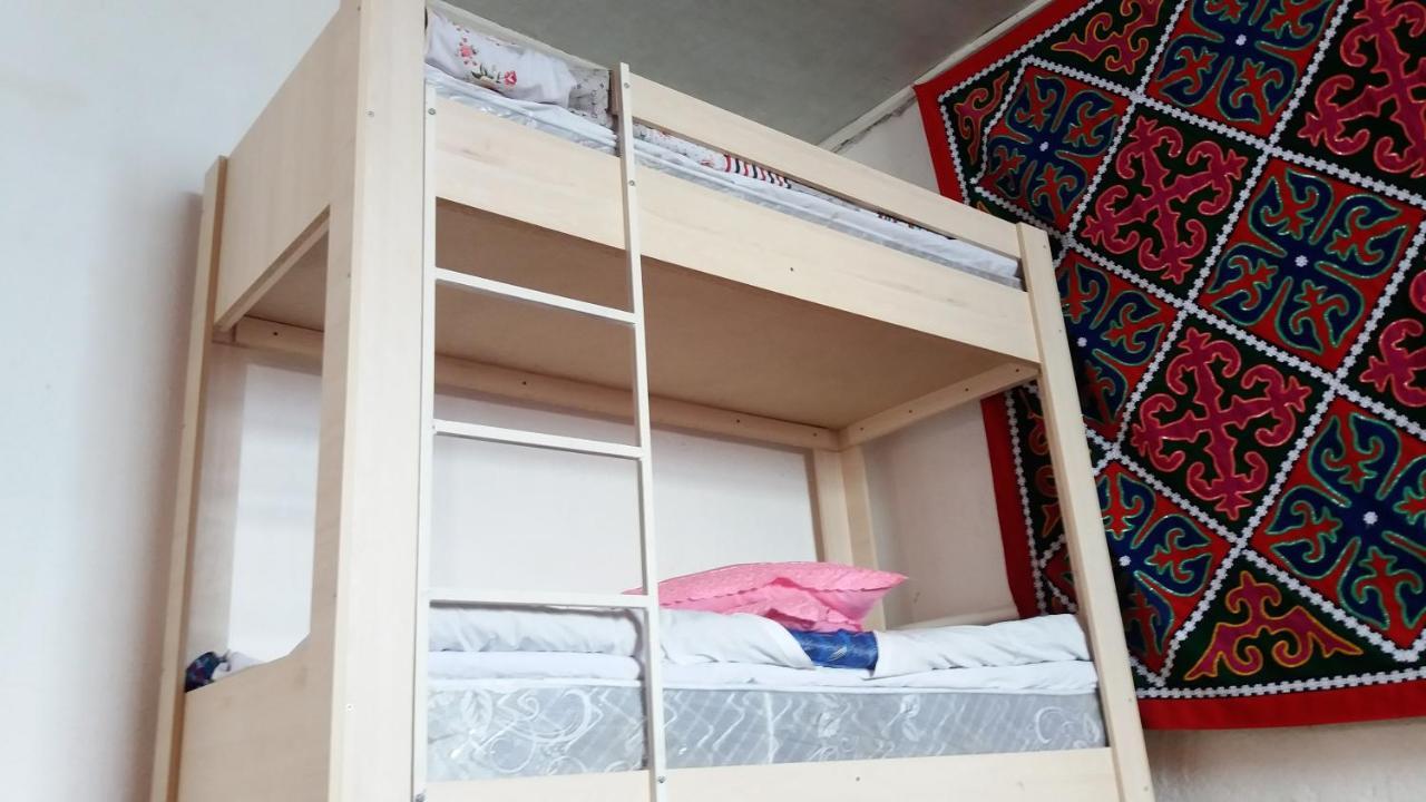 Happy Hostel In Kochkor ภายนอก รูปภาพ