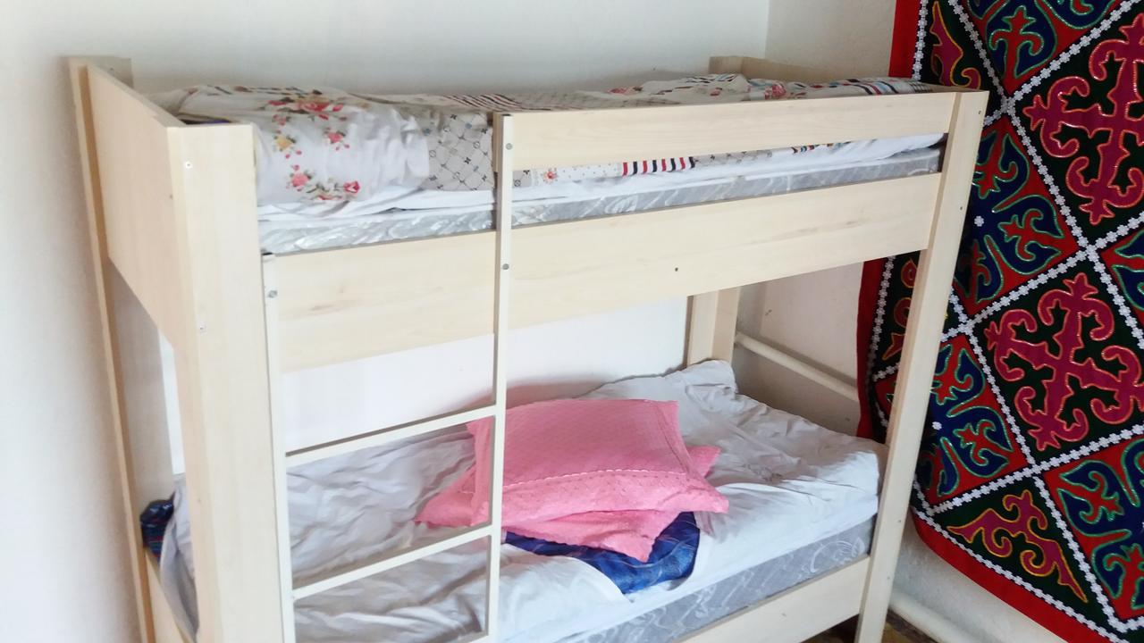 Happy Hostel In Kochkor ภายนอก รูปภาพ