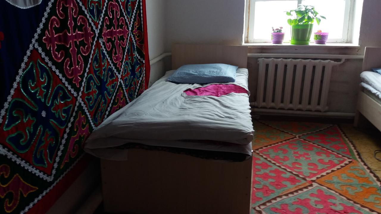 Happy Hostel In Kochkor ภายนอก รูปภาพ