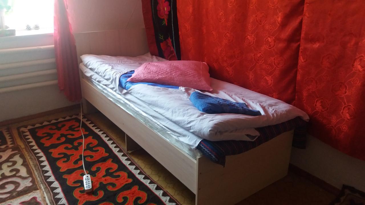 Happy Hostel In Kochkor ภายนอก รูปภาพ