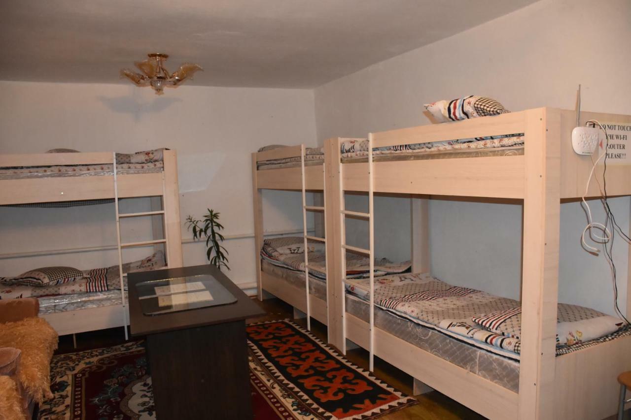 Happy Hostel In Kochkor ภายนอก รูปภาพ